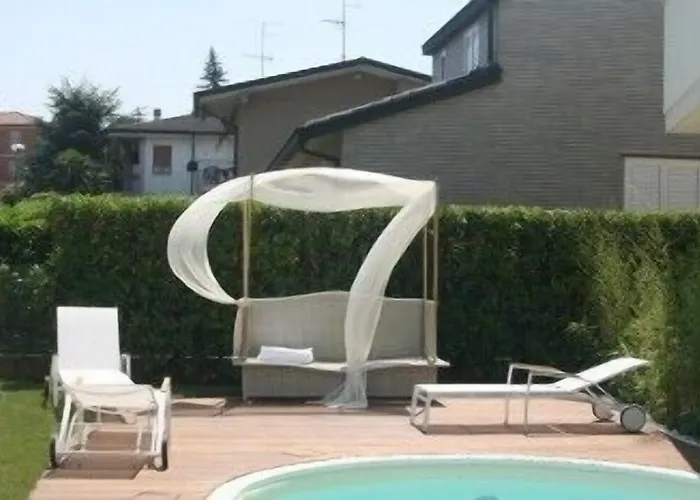 Del Aparthotel 4*