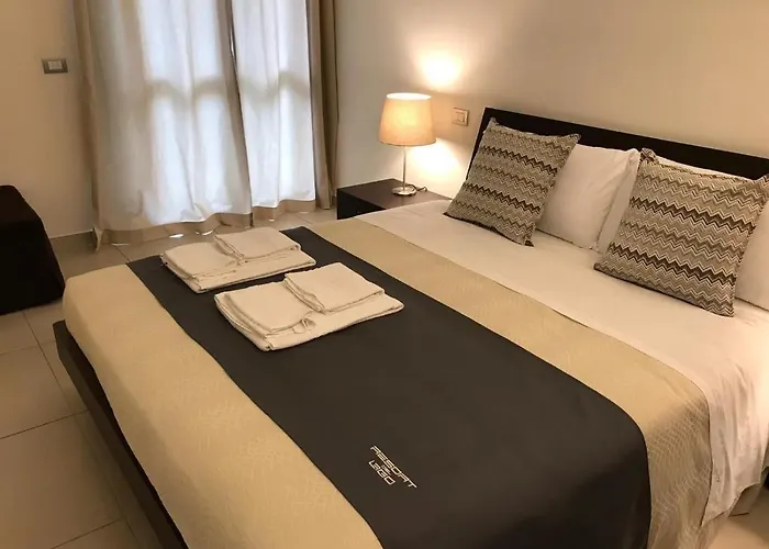 Del Aparthotel 4*